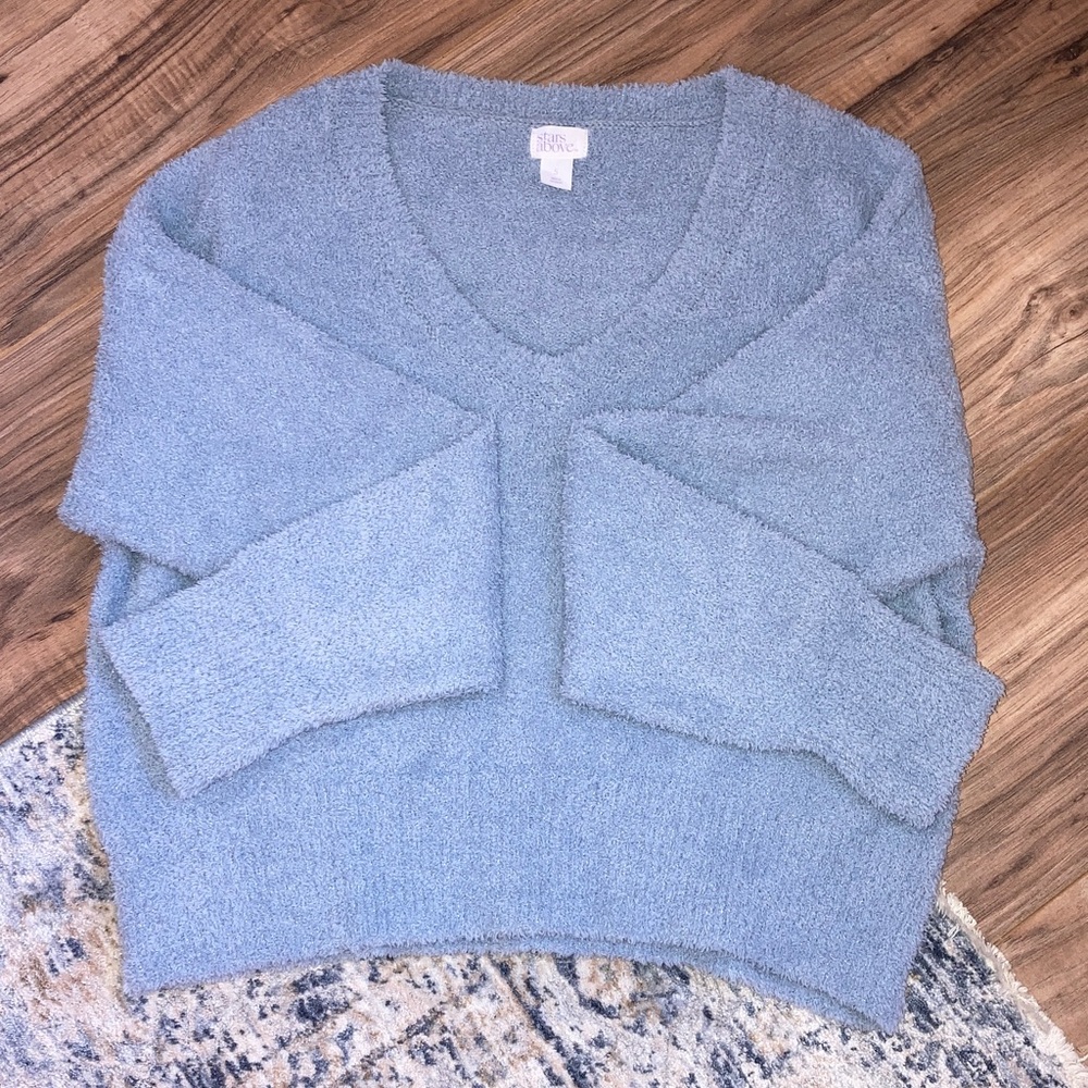 Stars Above - Cozy V-Neck Blue Sweater - Picture 8 of 8